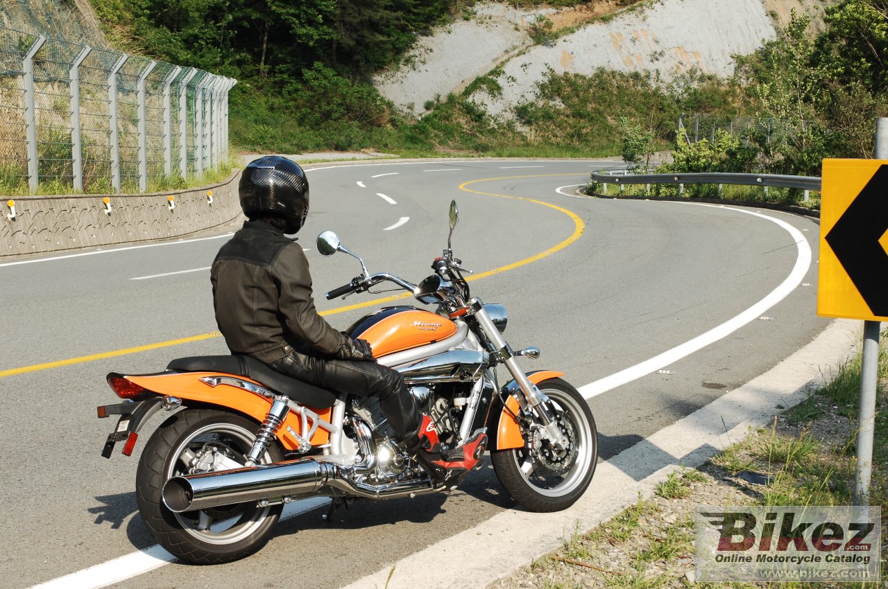 Hyosung GV650 poster